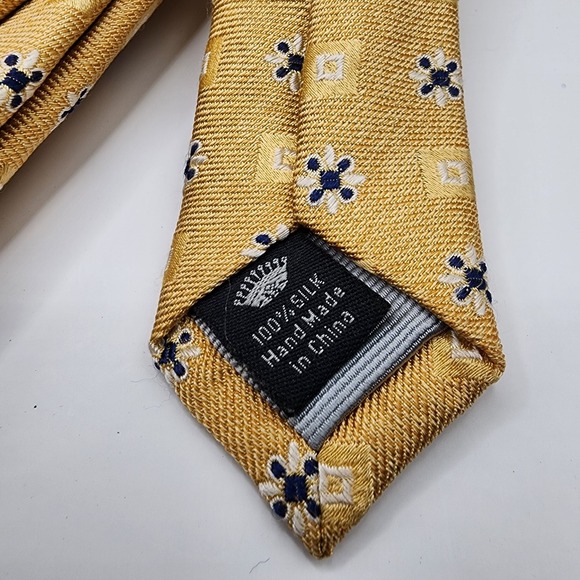 COUNTESS MARA Men's 100% Silk Necktie Designer Geometric Gold/Silver/Blue VGUC - Picture 3 of 6